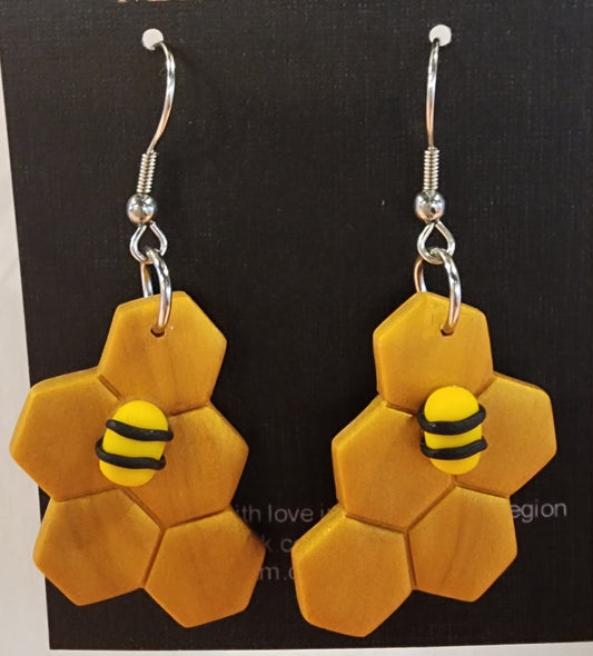 Honeycomb & Bee